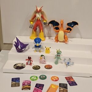 Pokemon Figure and Card Set